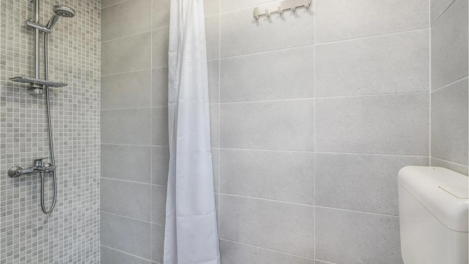 Gorgeous Apartment In Krk With Wifi Punat