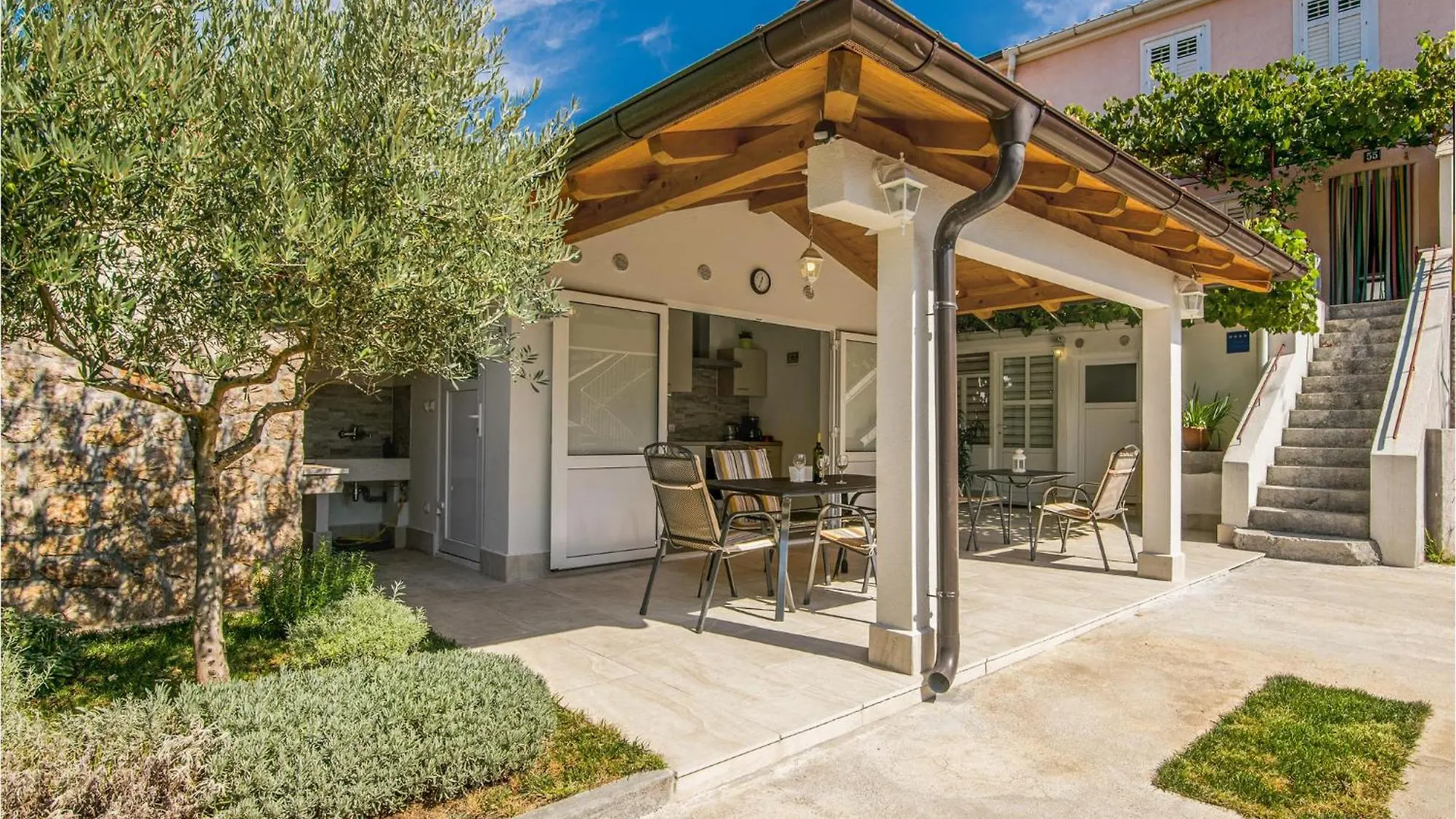 Gorgeous Apartment In Krk With Wifi Punat